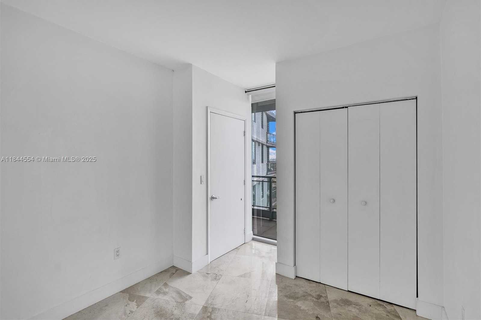 Small Image of 92 SOUTH WEST 3RD ST #2106, Miami Number 16