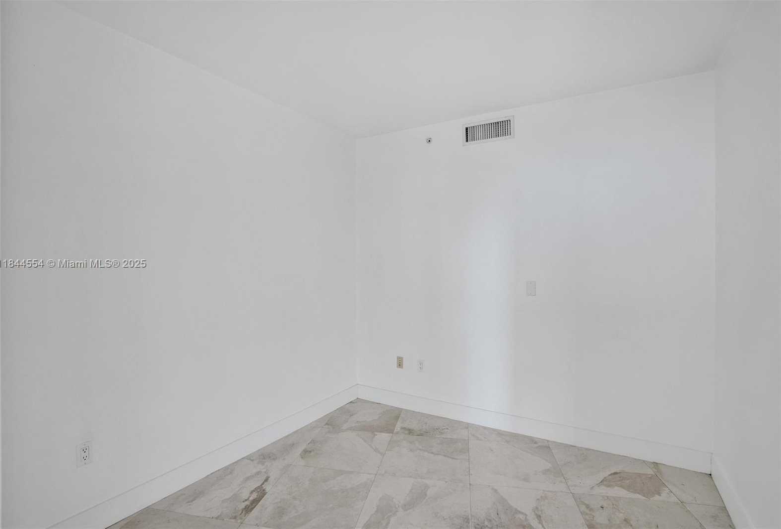 Small Image of 92 SOUTH WEST 3RD ST #2106, Miami Number 17