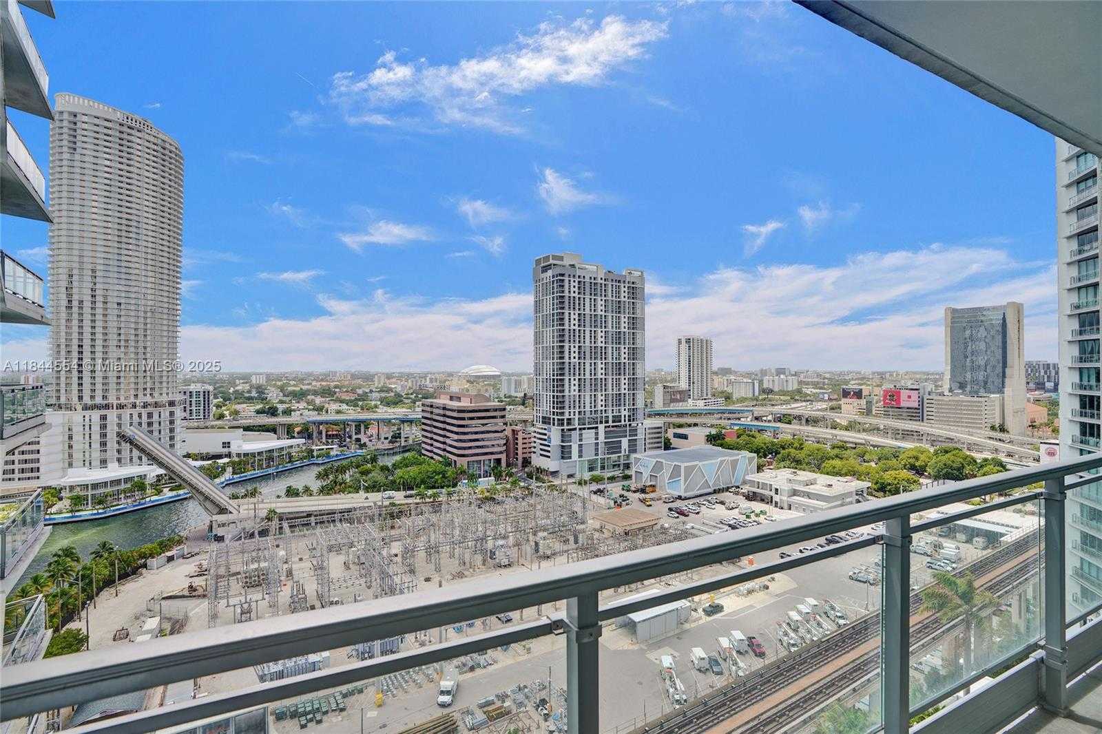 Small Image of 92 SOUTH WEST 3RD ST #2106, Miami Number 23