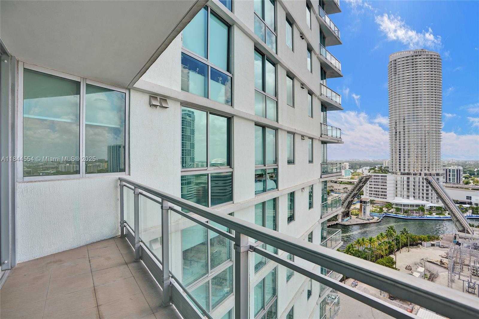 Small Image of 92 SOUTH WEST 3RD ST #2106, Miami Number 24