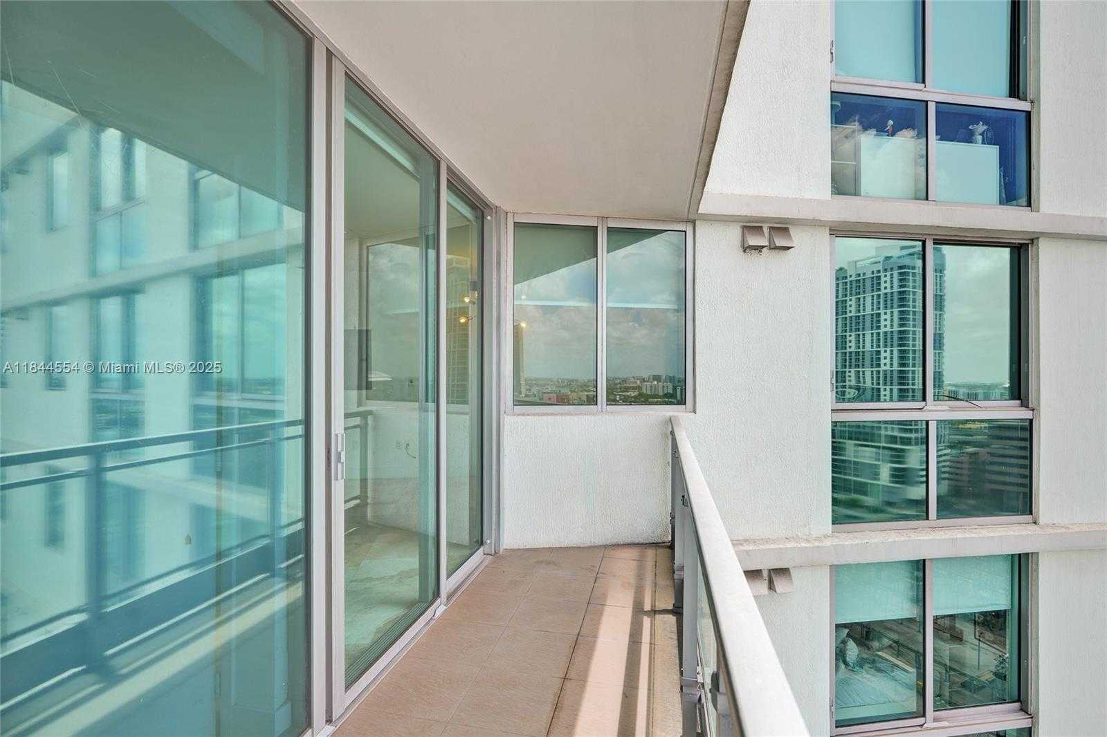 Small Image of 92 SOUTH WEST 3RD ST #2106, Miami Number 25