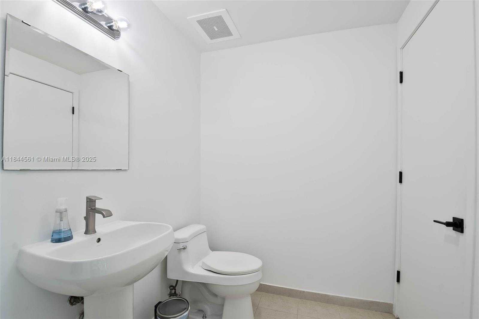 Small Image of 3301 NORTH EAST 1ST AVE #H1211, Miami Number 14
