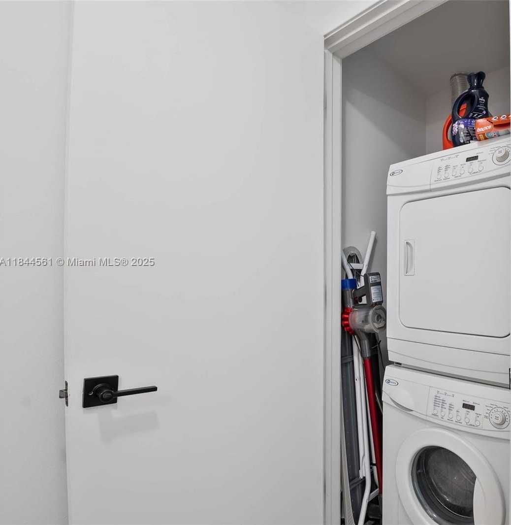 Small Image of 3301 NORTH EAST 1ST AVE #H1211, Miami Number 15