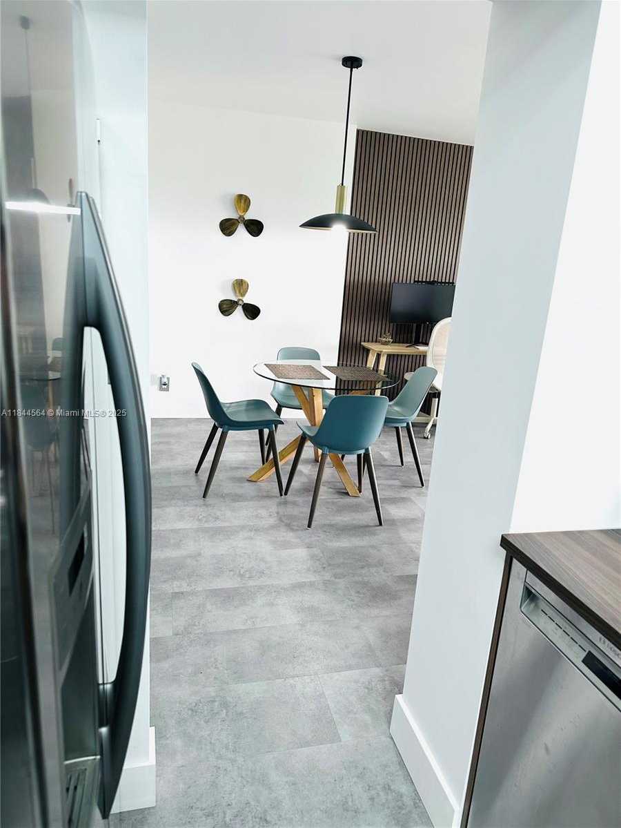 Small Image of 4400 HILLCREST DR #805A, Hollywood Number 11