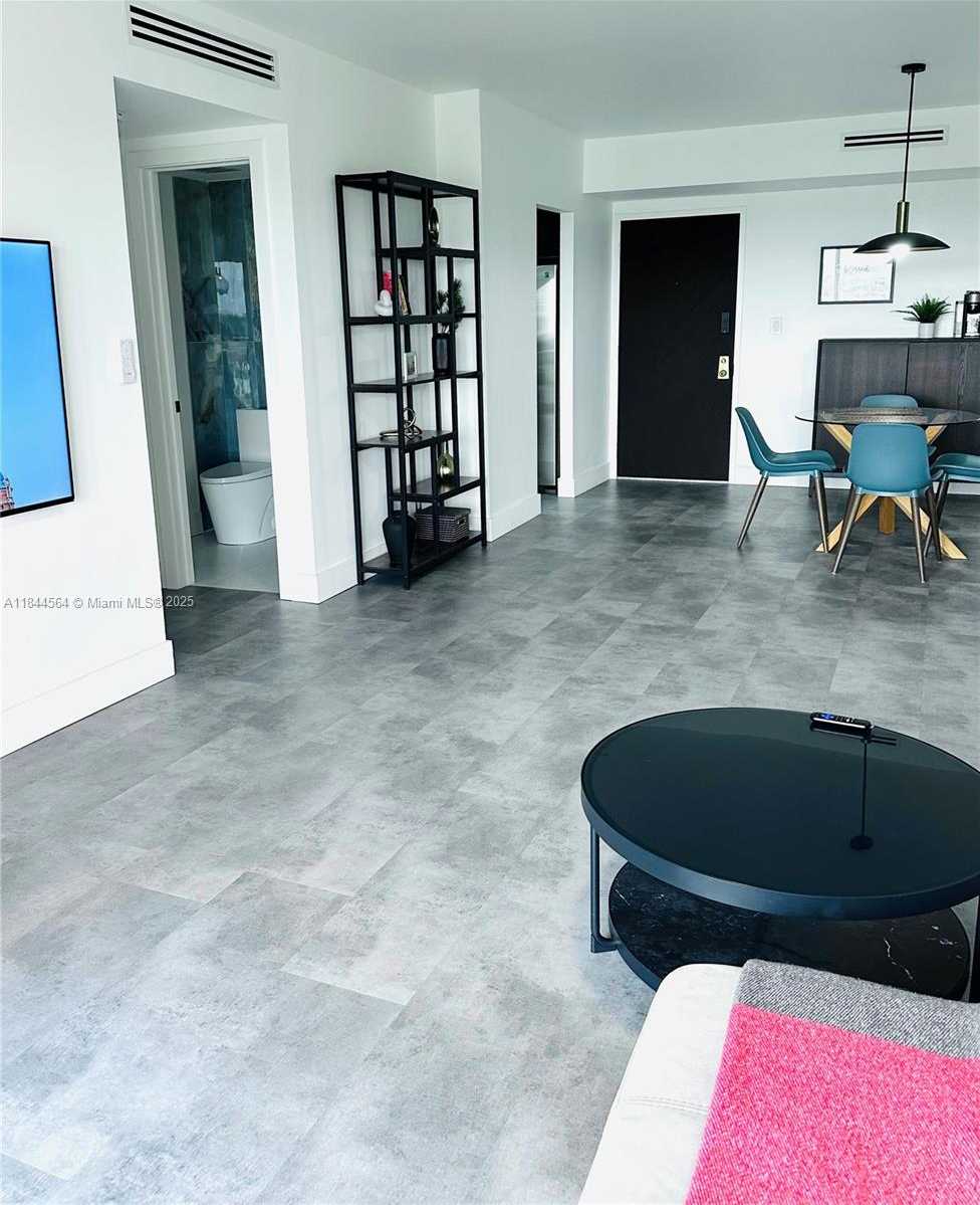 Small Image of 4400 HILLCREST DR #805A, Hollywood Number 13