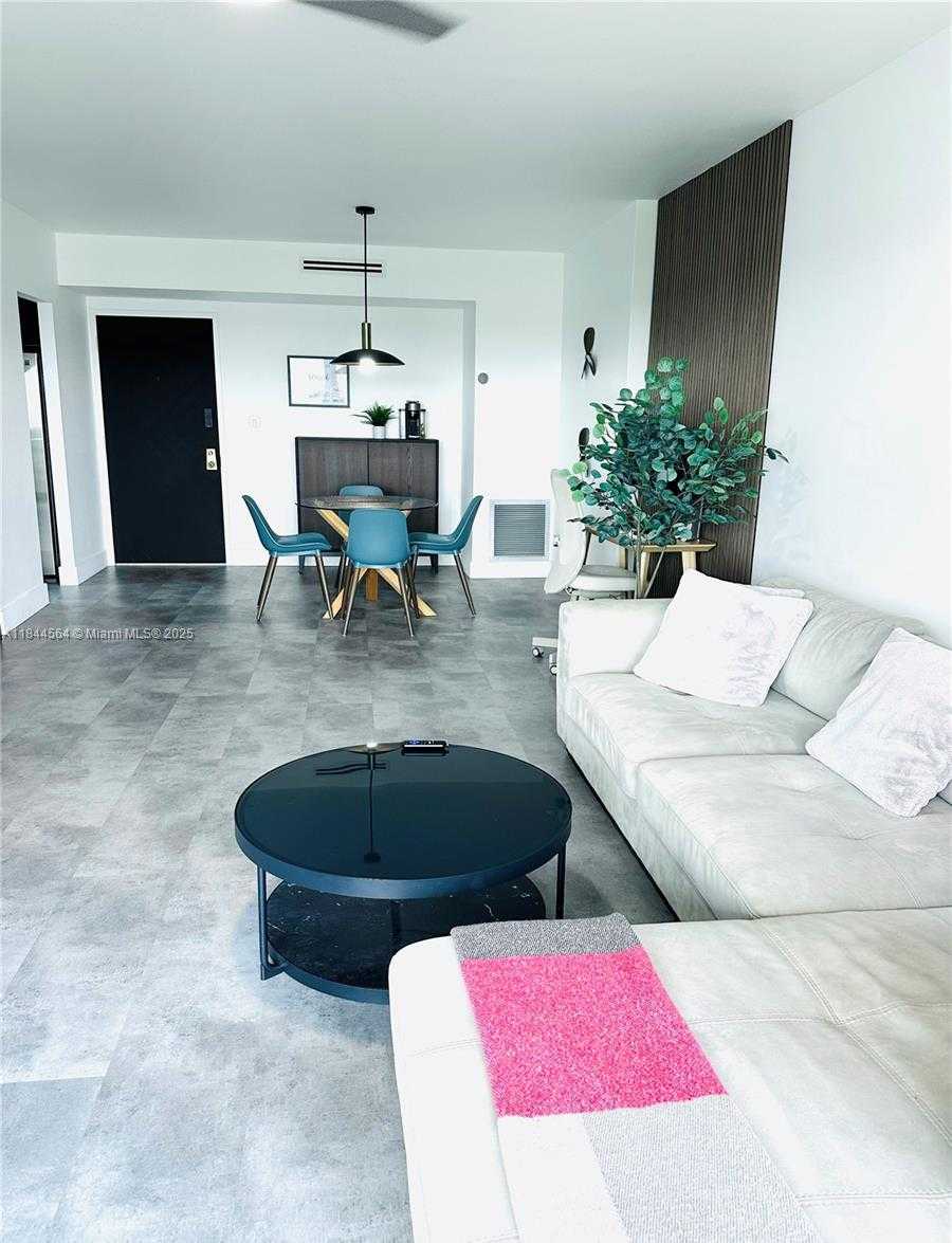 Small Image of 4400 HILLCREST DR #805A, Hollywood Number 14