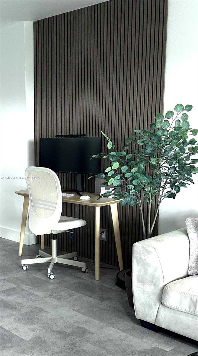 Small Image of 4400 HILLCREST DR #805A, Hollywood Number 17