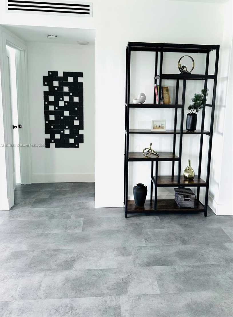 Small Image of 4400 HILLCREST DR #805A, Hollywood Number 27