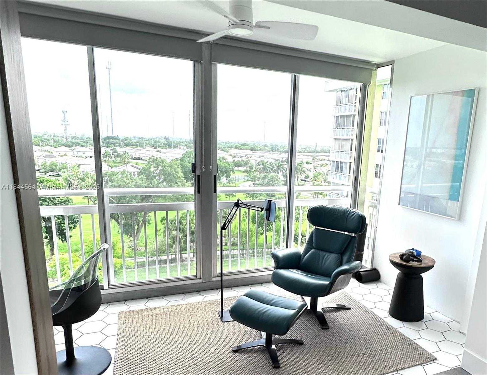 Small Image of 4400 HILLCREST DR #805A, Hollywood Number 31