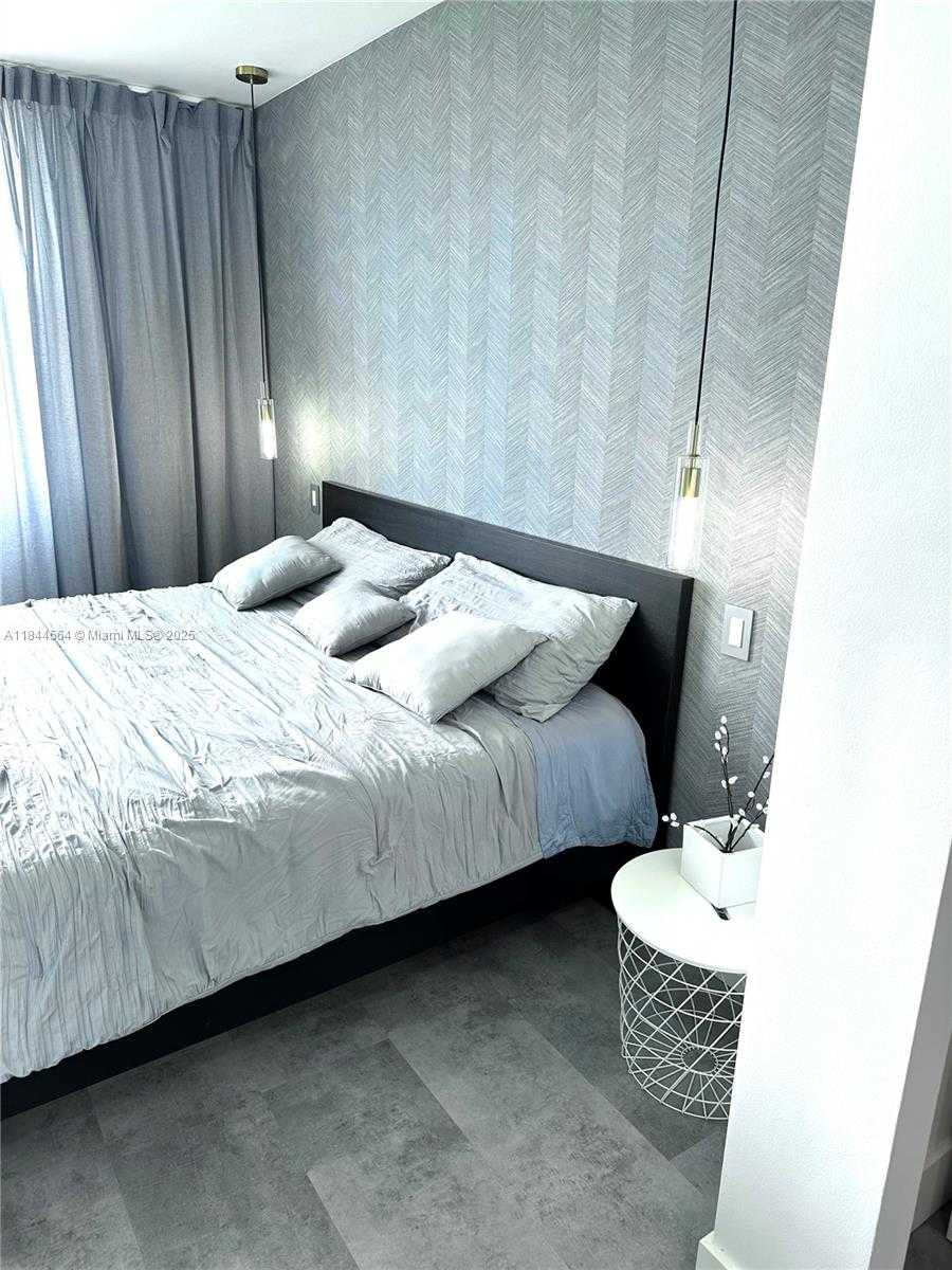 Small Image of 4400 HILLCREST DR #805A, Hollywood Number 37