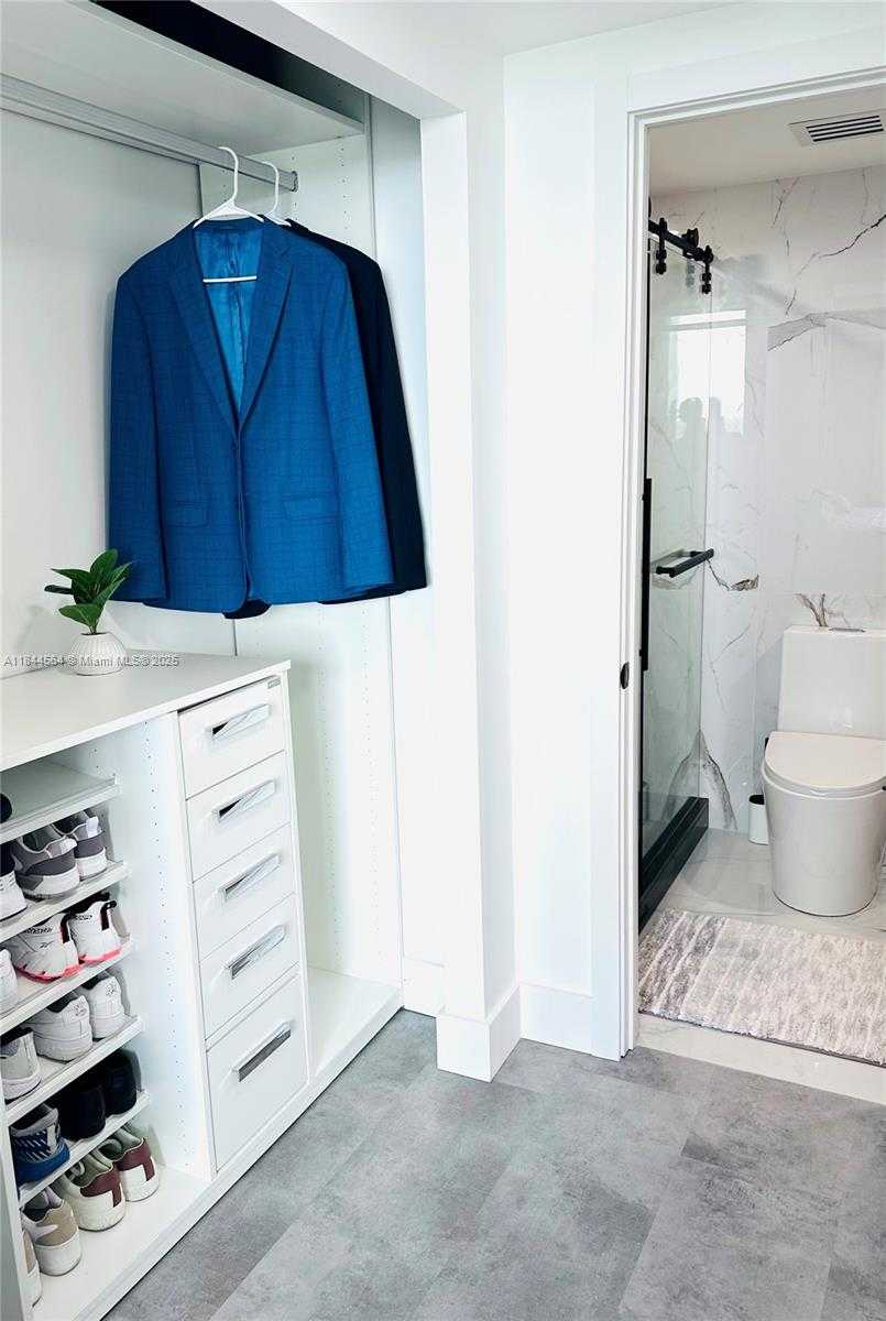 Small Image of 4400 HILLCREST DR #805A, Hollywood Number 41