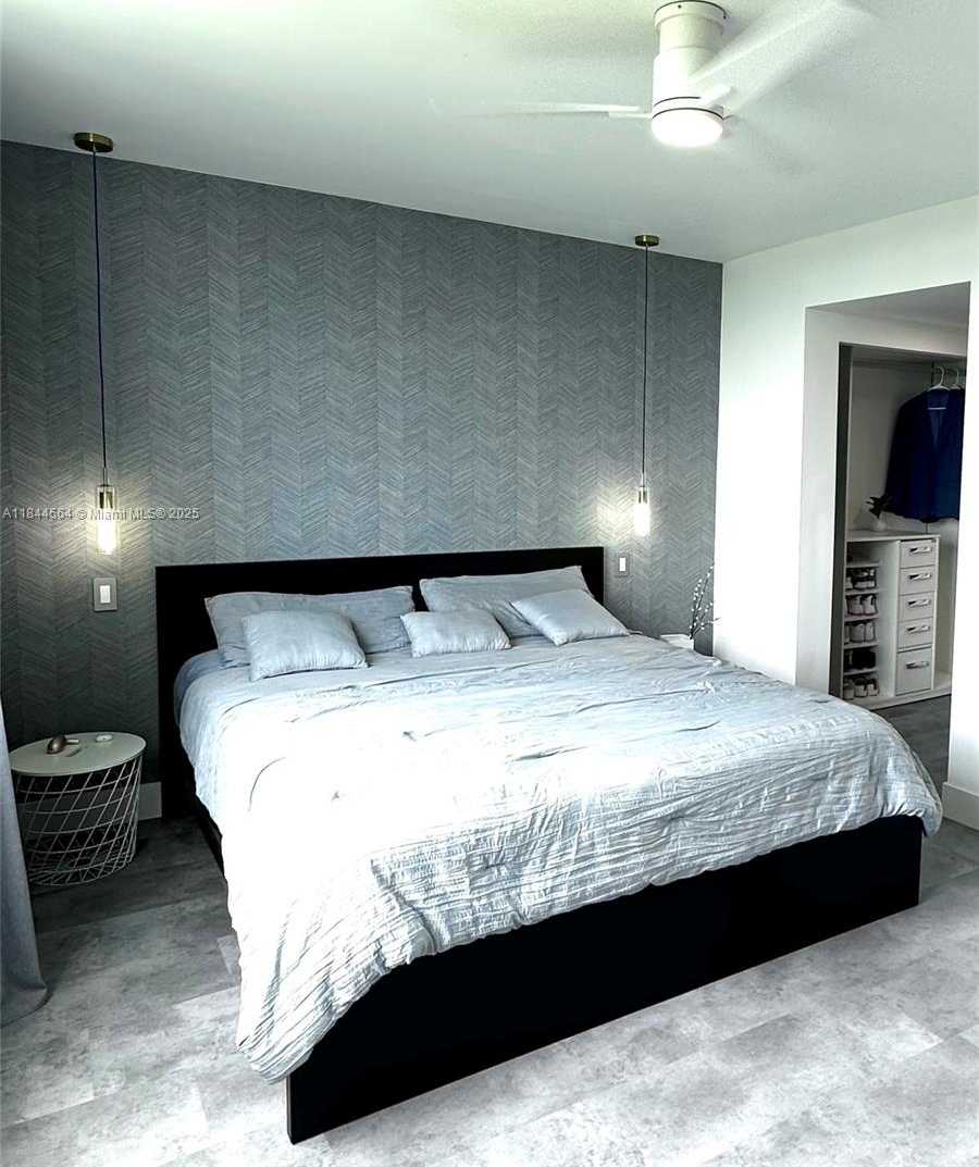 Small Image of 4400 HILLCREST DR #805A, Hollywood Number 44