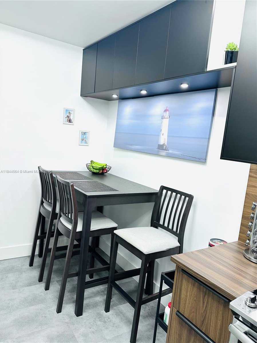 Small Image of 4400 HILLCREST DR #805A, Hollywood Number 5