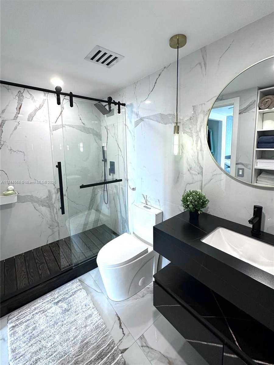 Small Image of 4400 HILLCREST DR #805A, Hollywood Number 58