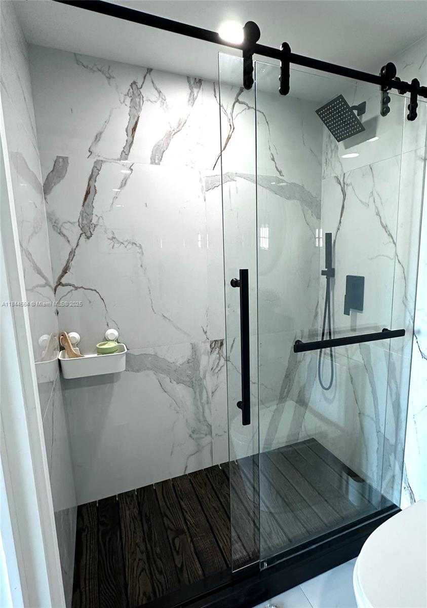 Small Image of 4400 HILLCREST DR #805A, Hollywood Number 59