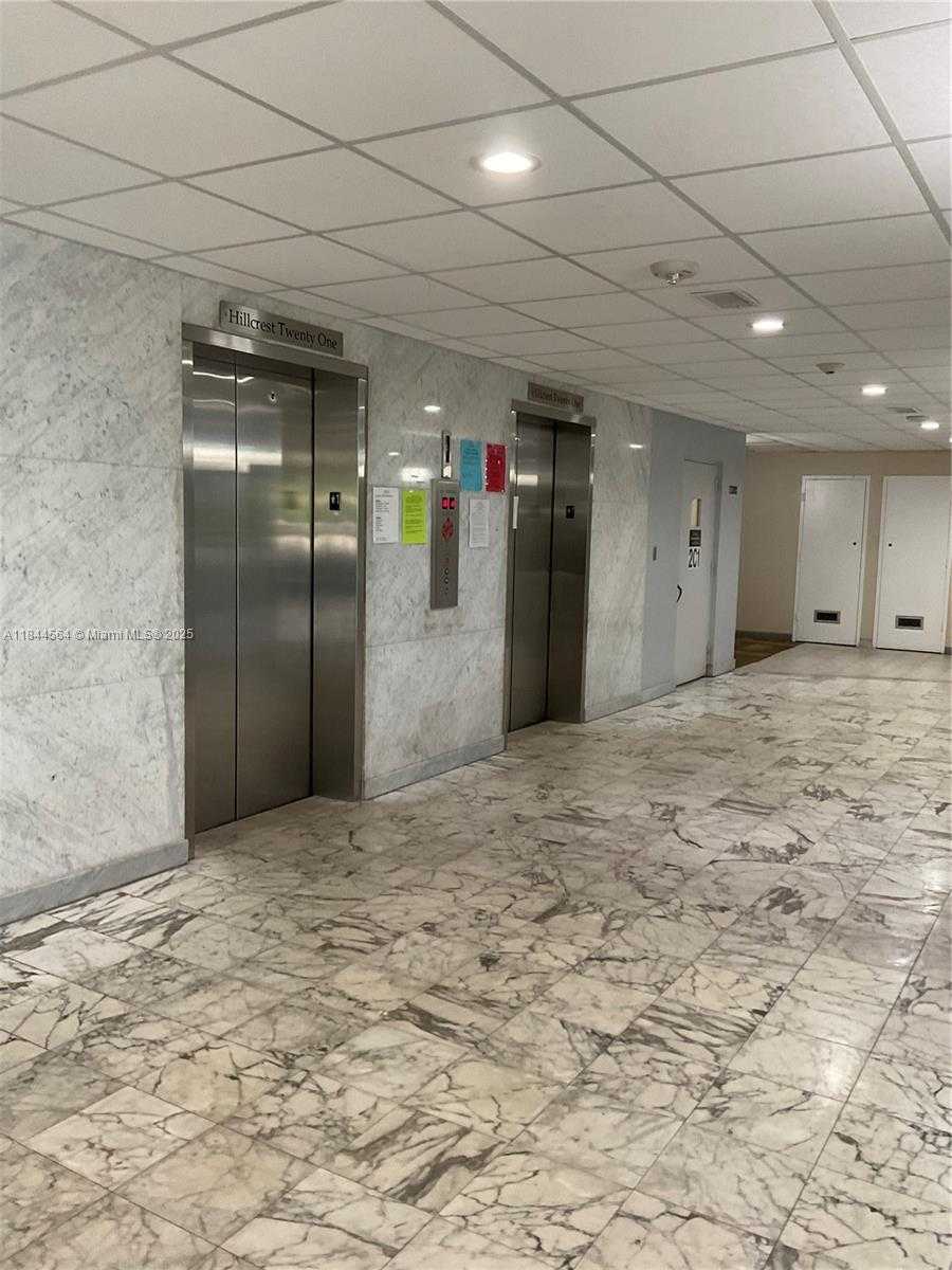 Small Image of 4400 HILLCREST DR #805A, Hollywood Number 67