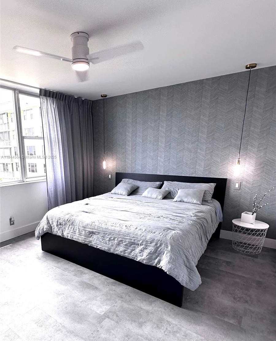 Small Image of 4400 HILLCREST DR #805A, Hollywood Number 71