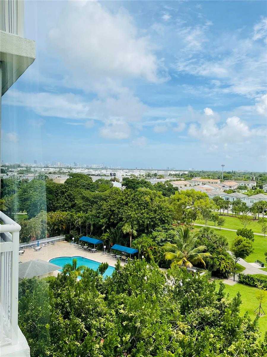 Small Image of 4400 HILLCREST DR #805A, Hollywood Number 75