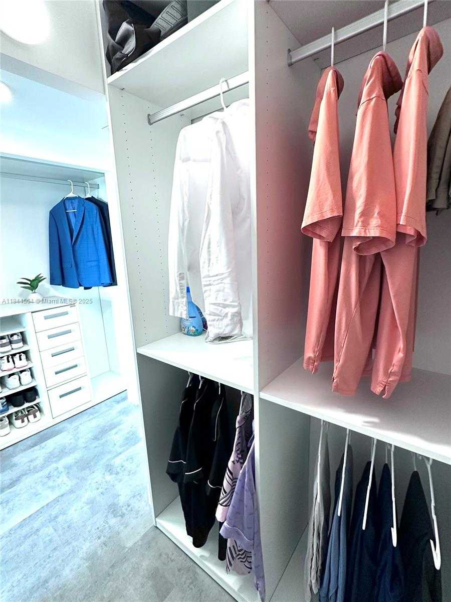 Small Image of 4400 HILLCREST DR #805A, Hollywood Number 82