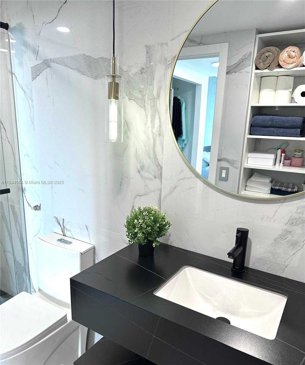 Small Image of 4400 HILLCREST DR #805A, Hollywood Number 83