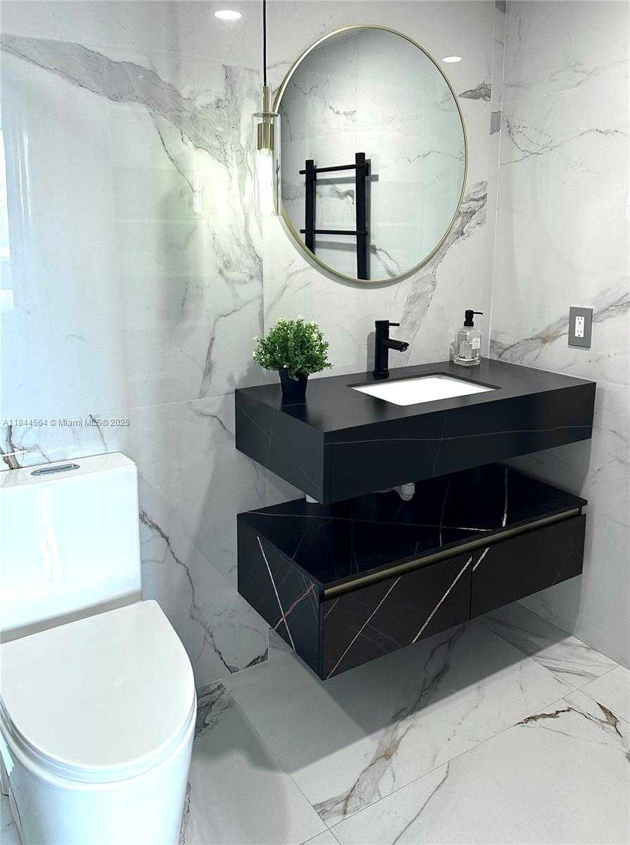 Small Image of 4400 HILLCREST DR #805A, Hollywood Number 84