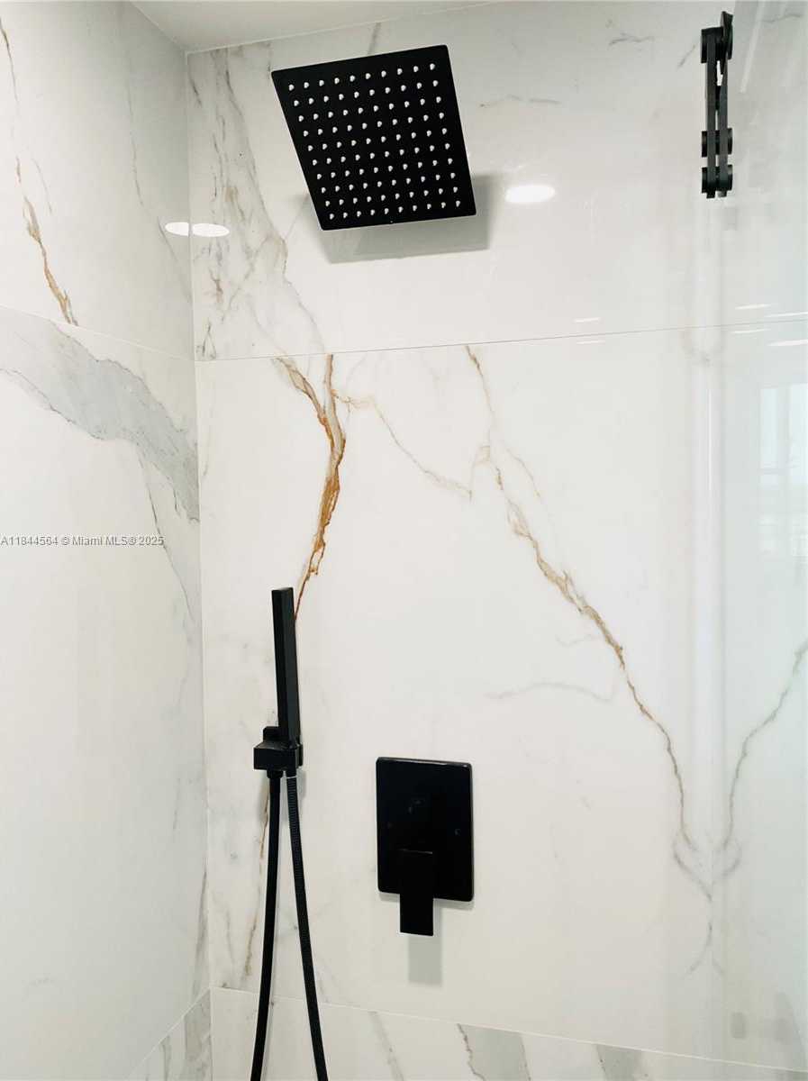 Small Image of 4400 HILLCREST DR #805A, Hollywood Number 90