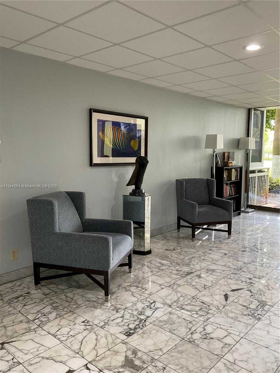 Small Image of 4400 HILLCREST DR #805A, Hollywood Number 95