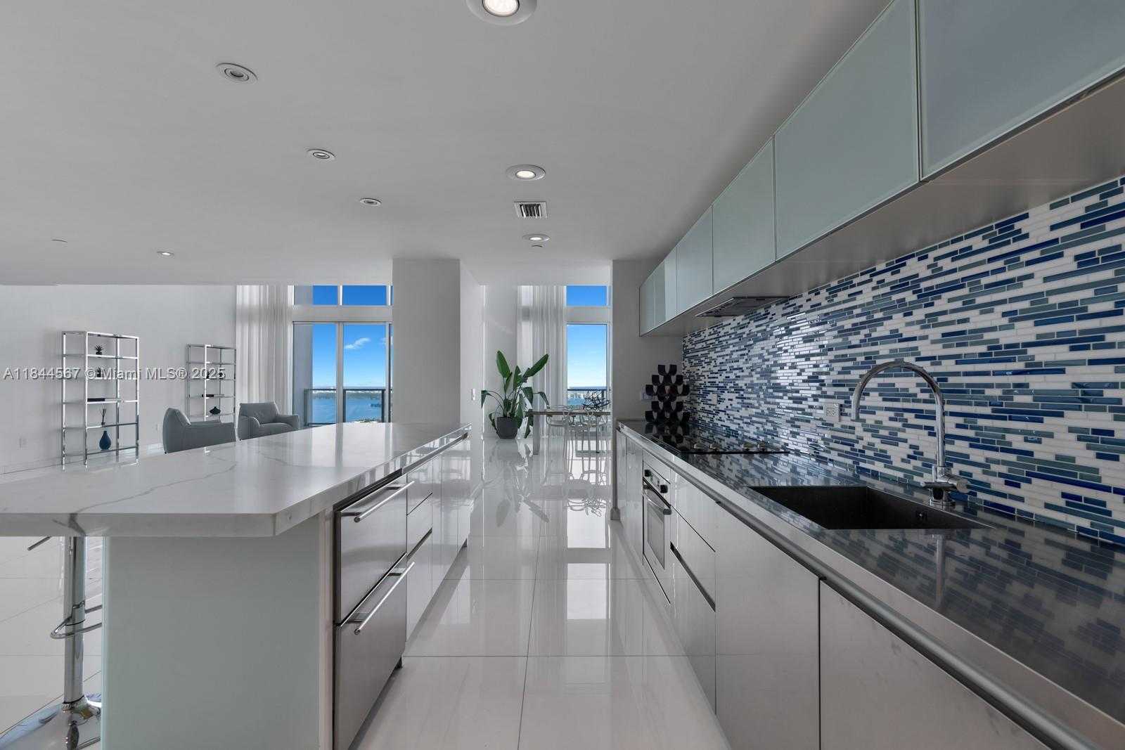 Small Image of 1040 BISCAYNE BLVD #4402, Miami Number 10