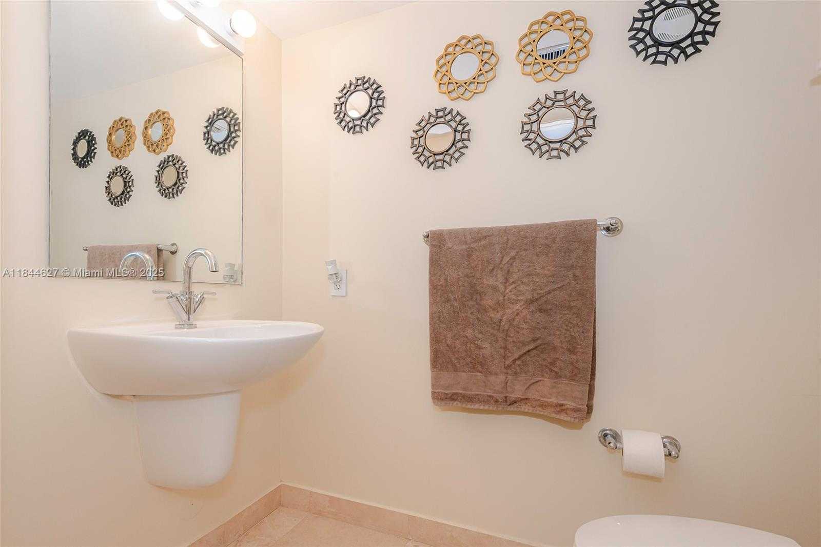 Small Image of 41 SOUTH EAST 5TH ST #1503, Miami Number 17