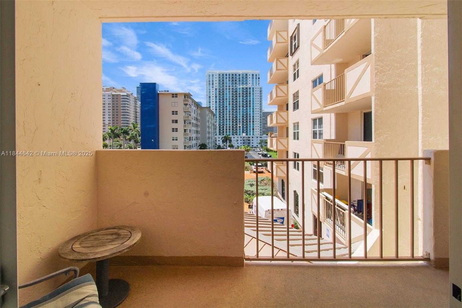 Small Image of 1865 SOUTH OCEAN DR #4H, Hallandale Beach Number 14