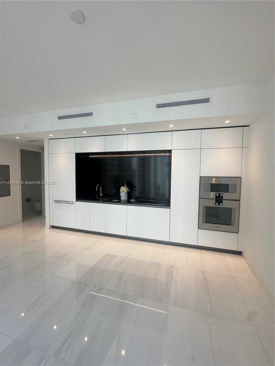Small Image of 300 BISCAYNE BLVD WAY #3108, Miami Number 14