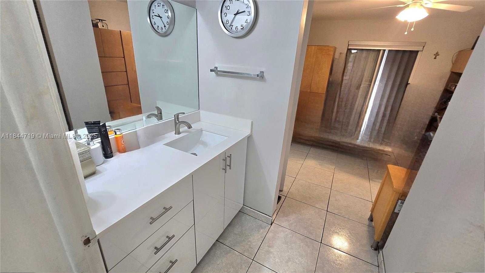 Small Image of 1 ALHAMBRA CIR #501, Coral Gables Number 35