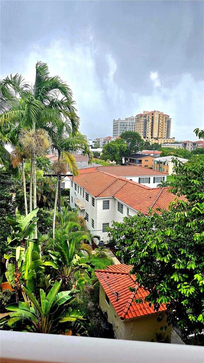 Small Image of 1 ALHAMBRA CIR #501, Coral Gables Number 40