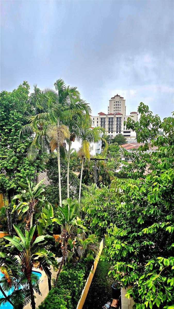 Small Image of 1 ALHAMBRA CIR #501, Coral Gables Number 41