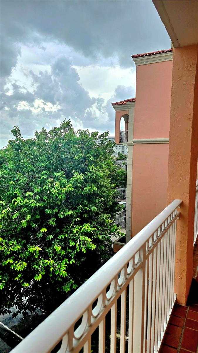 Small Image of 1 ALHAMBRA CIR #501, Coral Gables Number 42