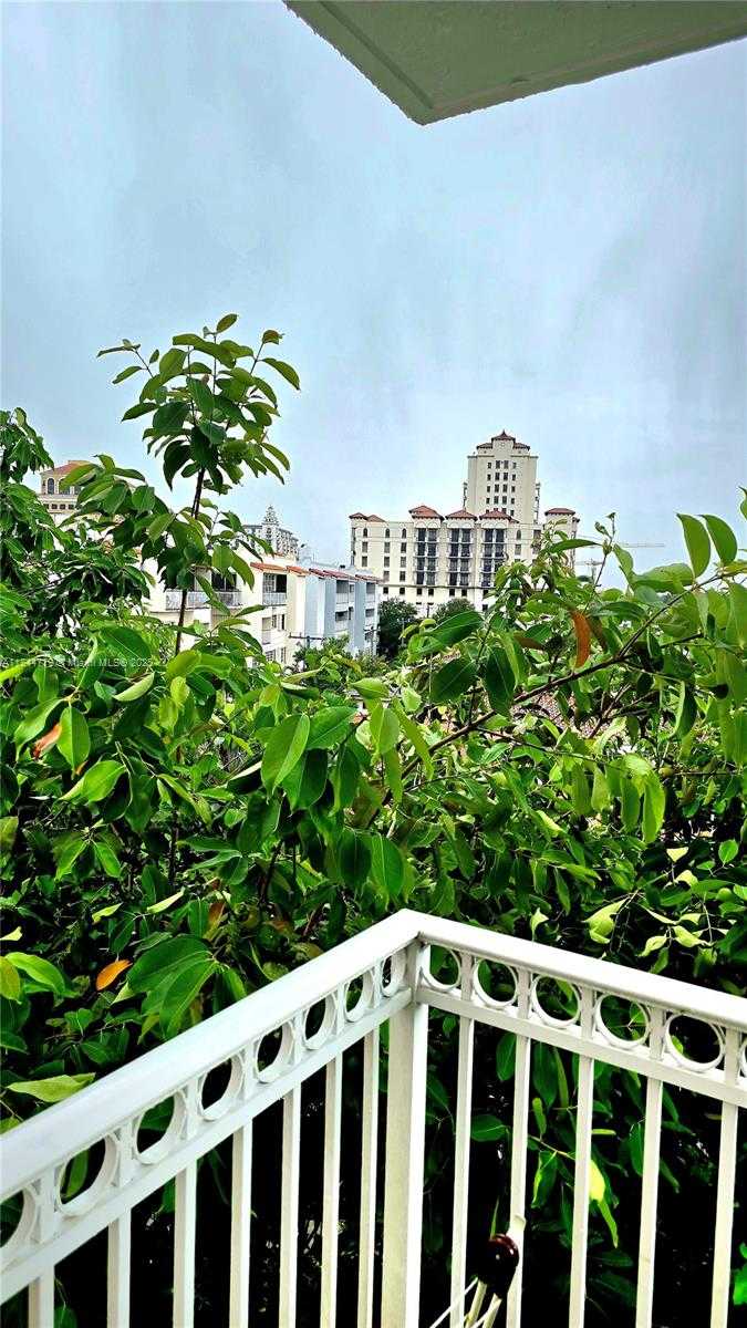 Small Image of 1 ALHAMBRA CIR #501, Coral Gables Number 44