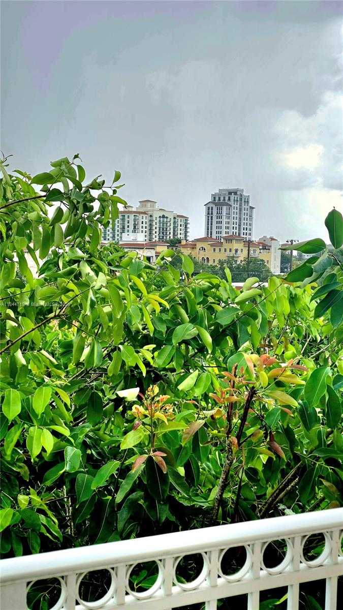 Small Image of 1 ALHAMBRA CIR #501, Coral Gables Number 48