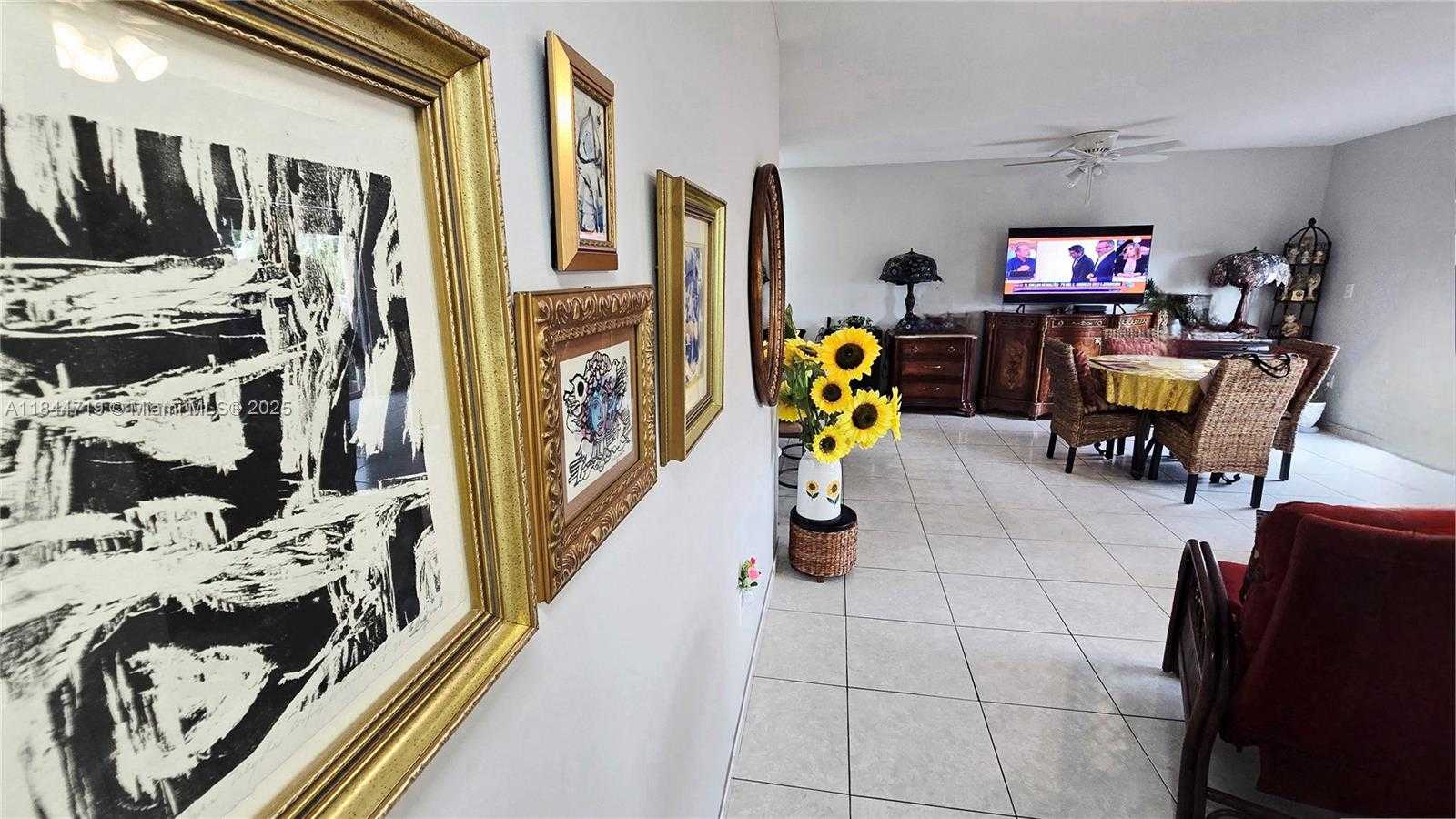 Small Image of 1 ALHAMBRA CIR #501, Coral Gables Number 5