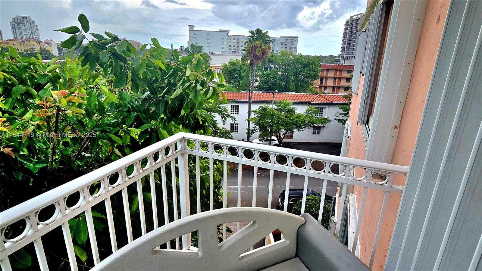 Small Image of 1 ALHAMBRA CIR #501, Coral Gables Number 50