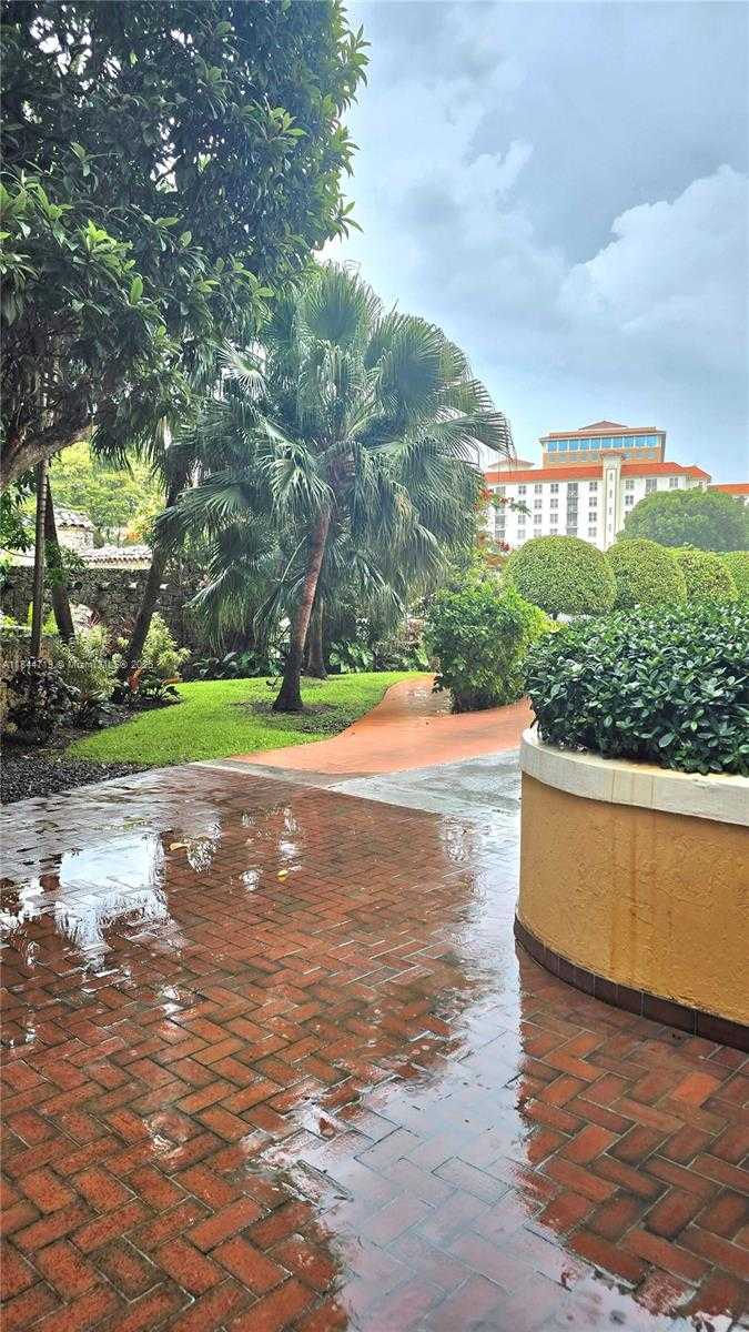 Small Image of 1 ALHAMBRA CIR #501, Coral Gables Number 52