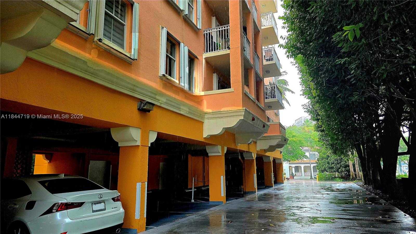 Small Image of 1 ALHAMBRA CIR #501, Coral Gables Number 53