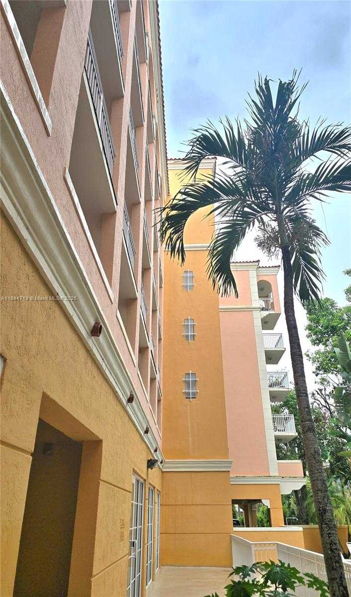 Small Image of 1 ALHAMBRA CIR #501, Coral Gables Number 55
