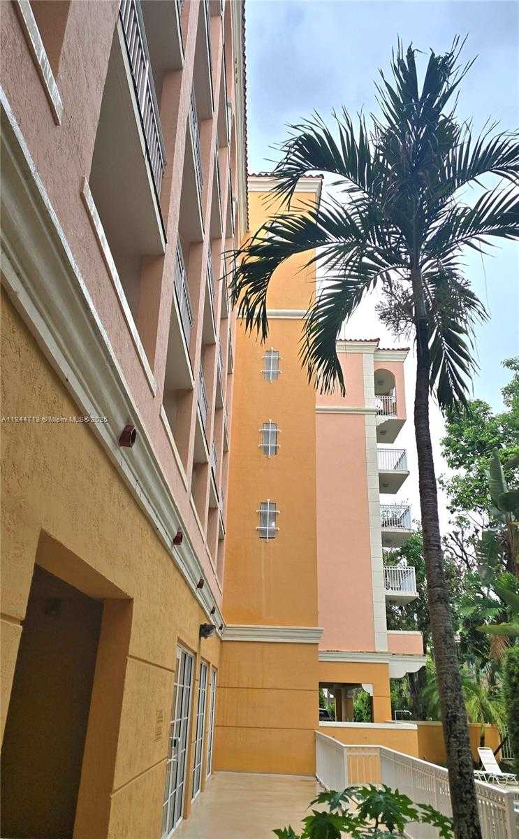 Small Image of 1 ALHAMBRA CIR #501, Coral Gables Number 56