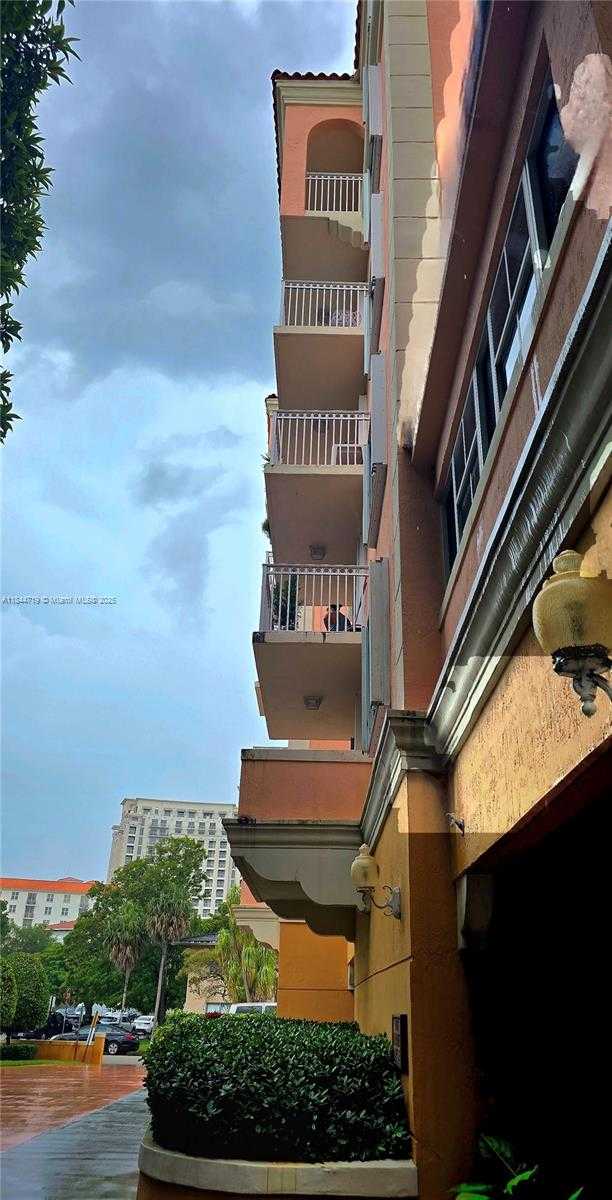 Small Image of 1 ALHAMBRA CIR #501, Coral Gables Number 57