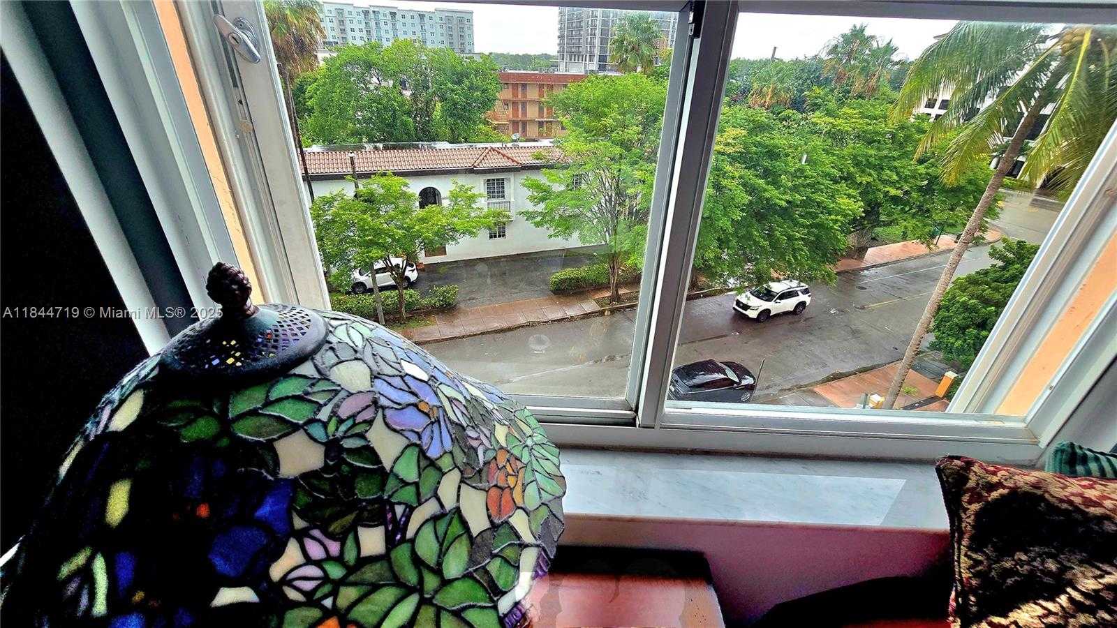 Small Image of 1 ALHAMBRA CIR #501, Coral Gables Number 6