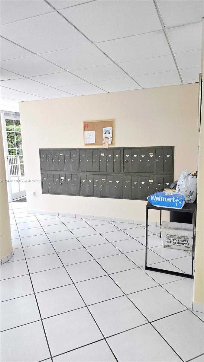 Small Image of 1 ALHAMBRA CIR #501, Coral Gables Number 64