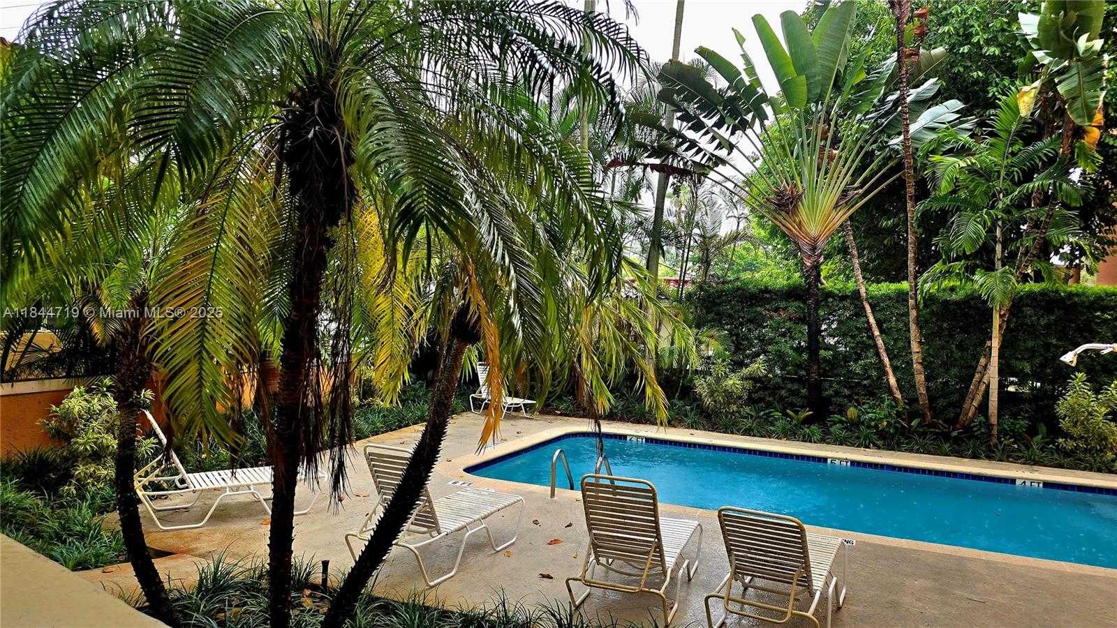 Small Image of 1 ALHAMBRA CIR #501, Coral Gables Number 75