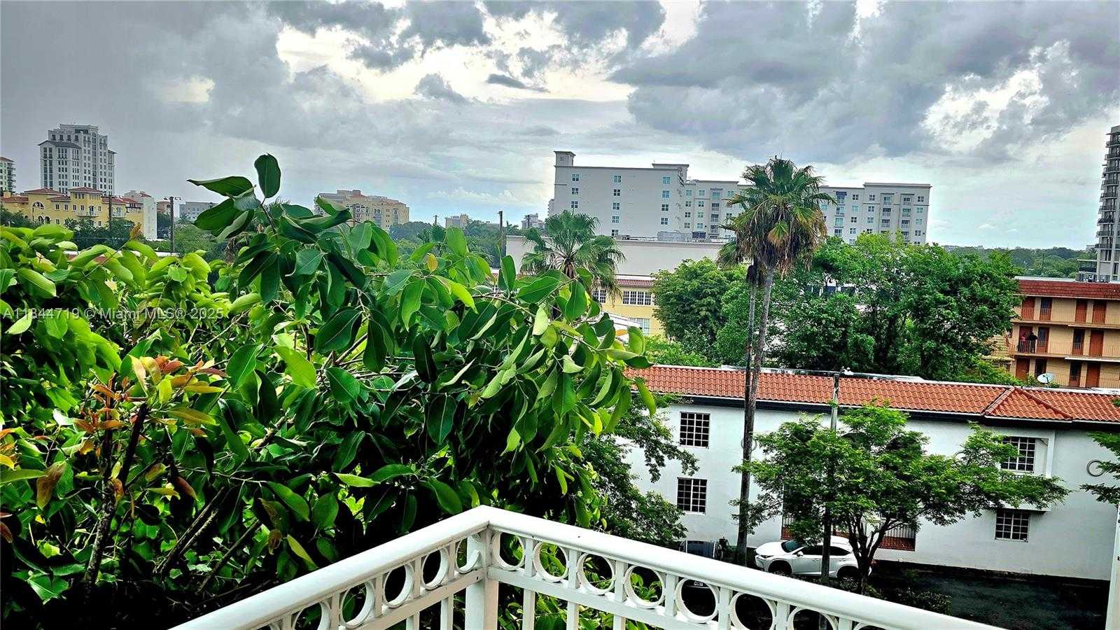Small Image of 1 ALHAMBRA CIR #501, Coral Gables Number 76