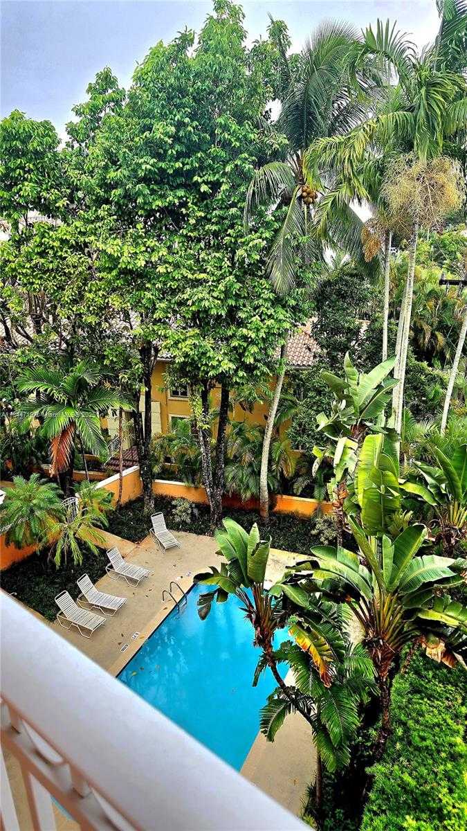 Small Image of 1 ALHAMBRA CIR #501, Coral Gables Number 79