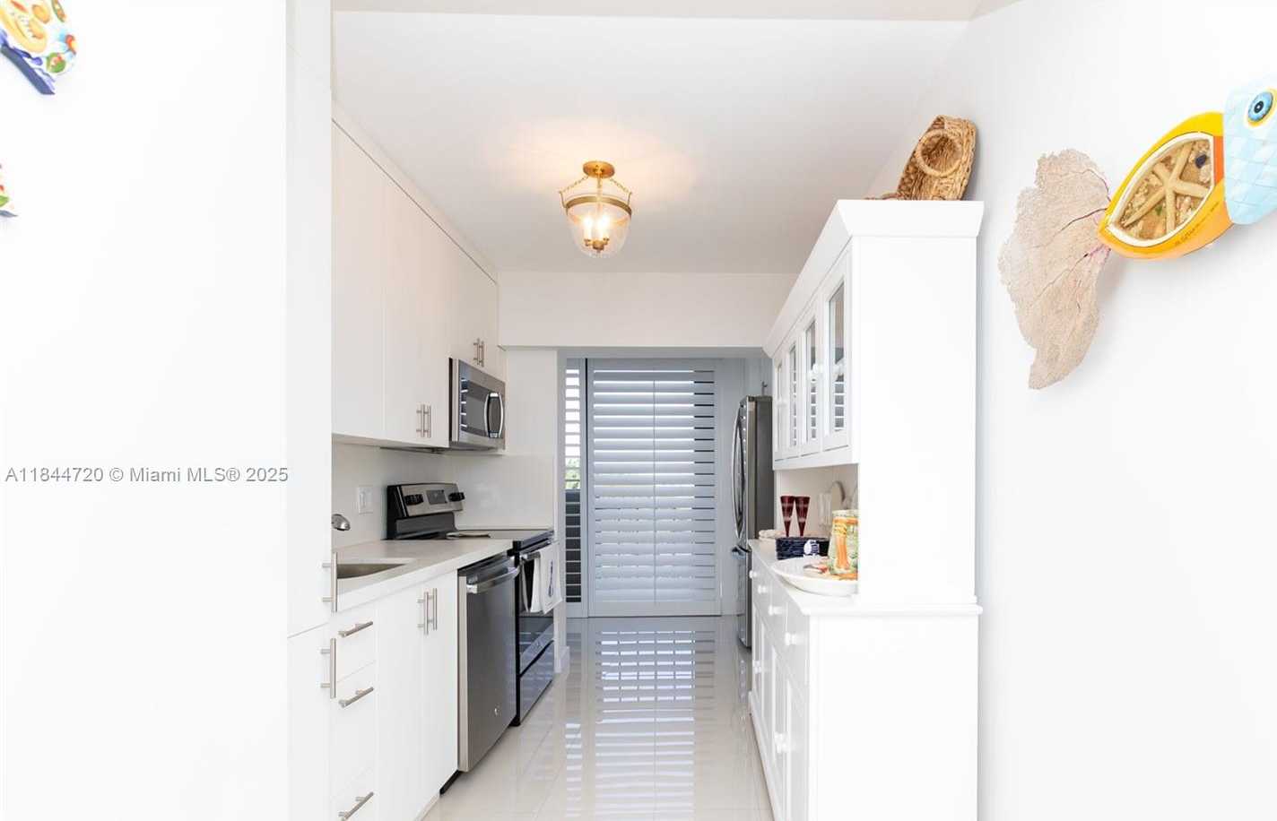 Small Image of 77 CRANDON BLVD #5B, Key Biscayne Number 21